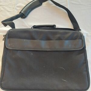 Dell Laptop Computer Carrying Case 17 Inch Bag Black With Shoulder Strap